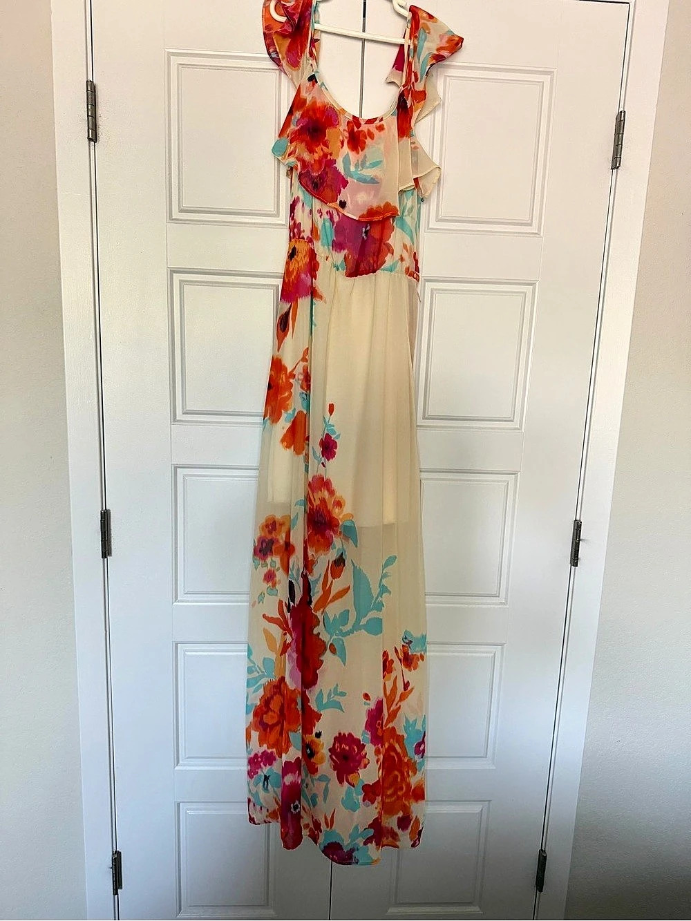 Bisou Floral Maxi Dress in Cream & Multicolor Size 6